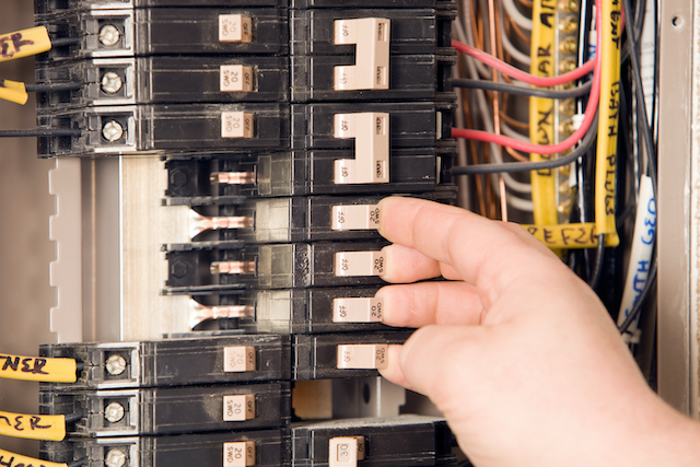 How to Tell When You’re Due for a Circuit Breaker Replacement