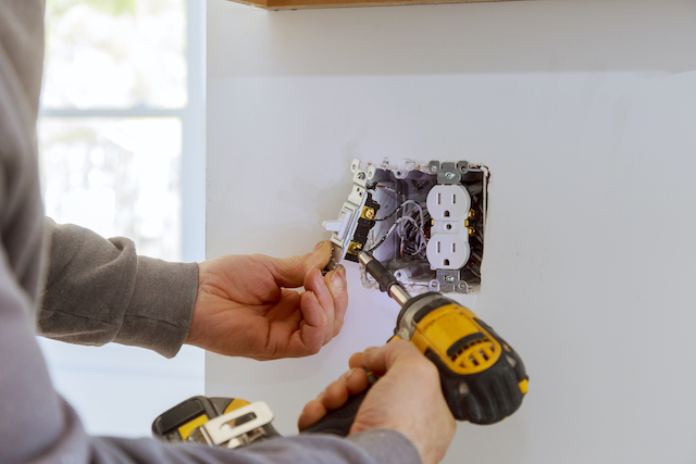 Signs of Faulty Wiring Each Homeowner Shouldn’t Ignore