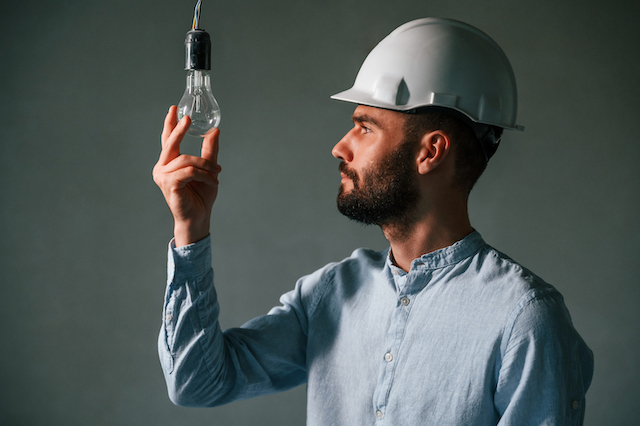 Knowing When to Call an Emergency Electrician in Maryland